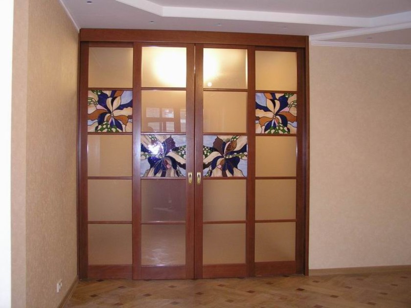 Перегородка с цветными стеклянными вставками Петропавловск-Камчатский